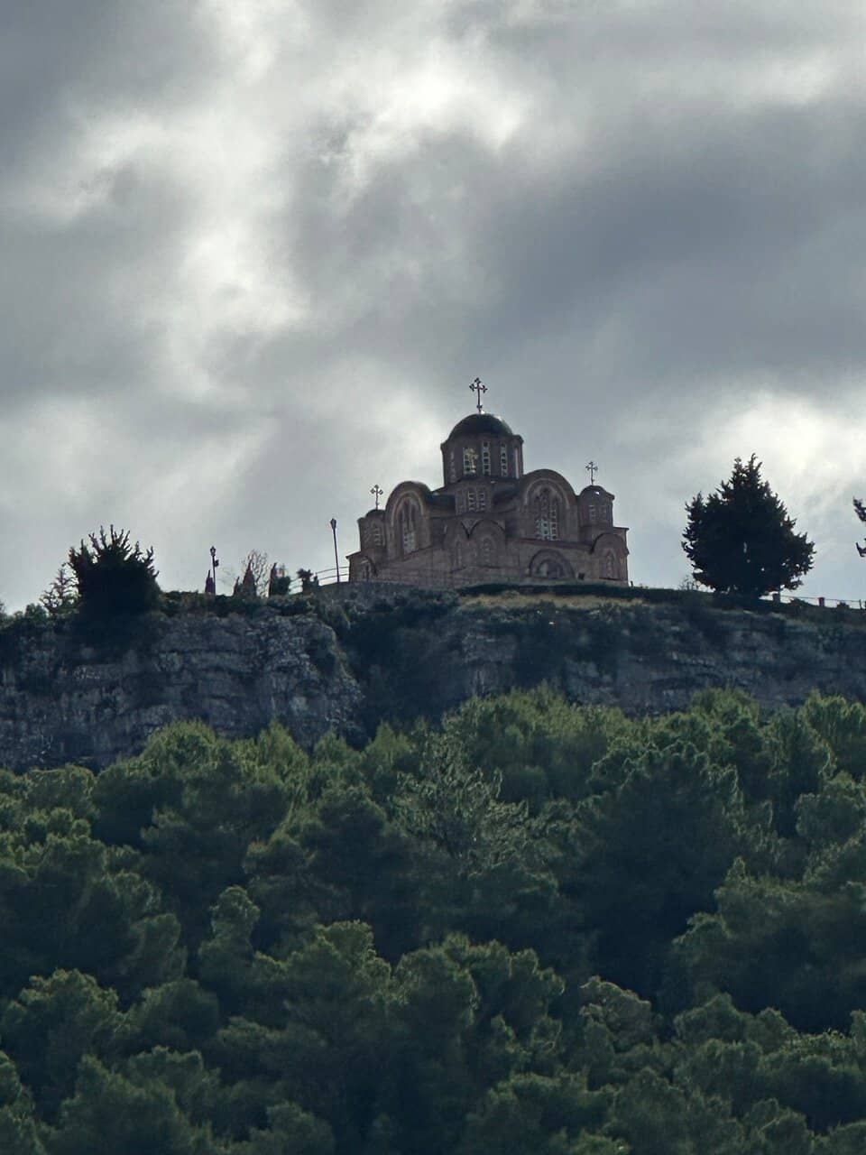 Panoramic City & Mountain Views