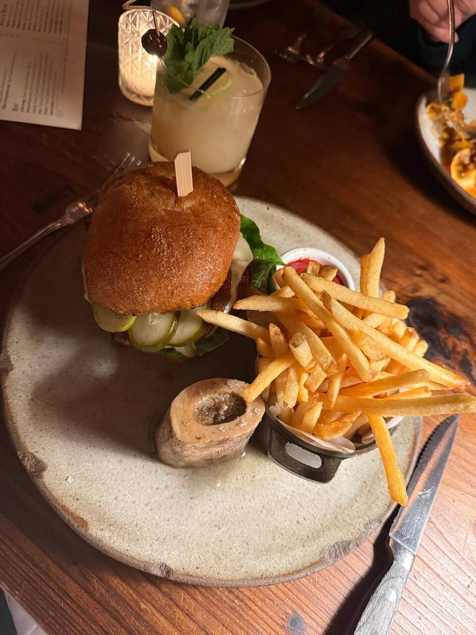 The Famous G&G Burger