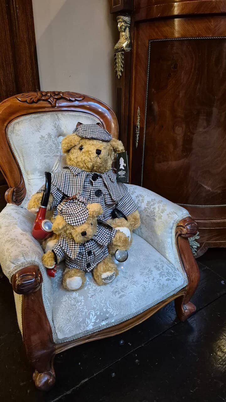 Victorian Costumed Guides