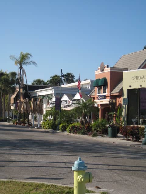 Proximity to Lido Beach