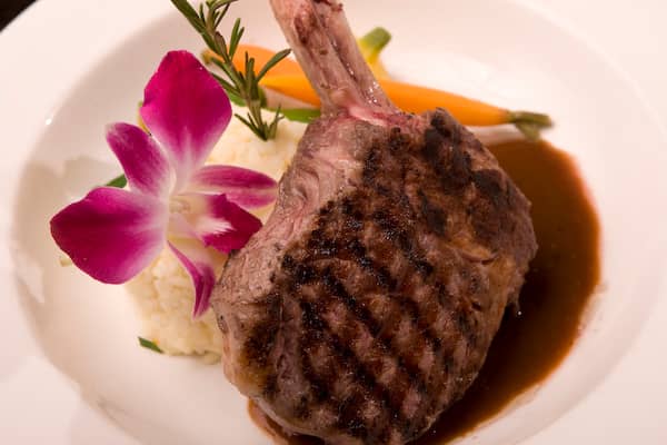 Award-Winning Jumbo Lump Crab Cakes