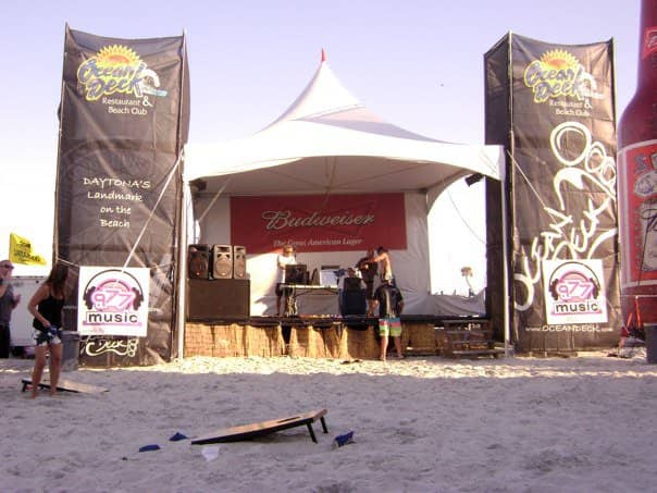 Lively Atmosphere with Live Music