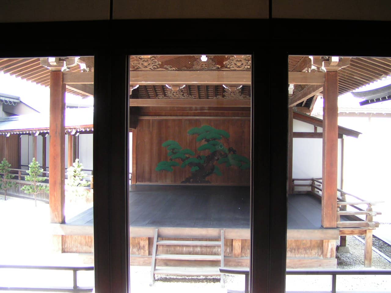 Noh Theater Masks & Costumes