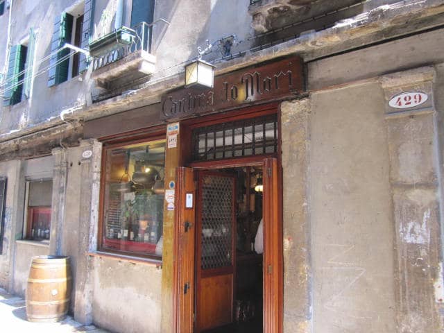 Authentic Cicchetti & Local Wines