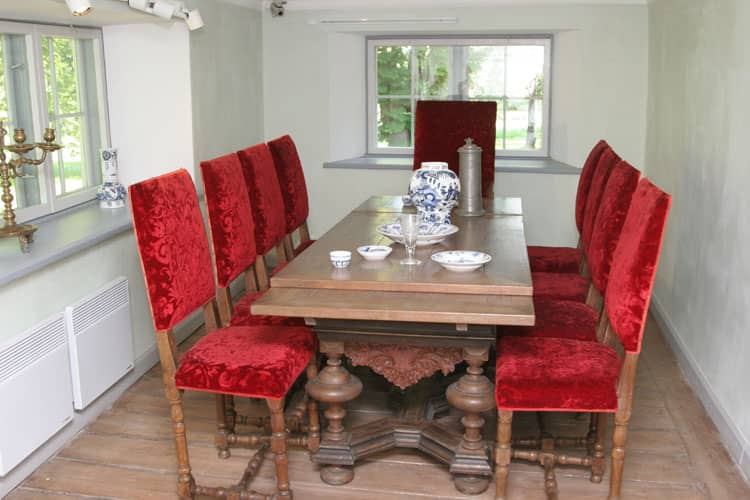 Kadriorg Park Setting