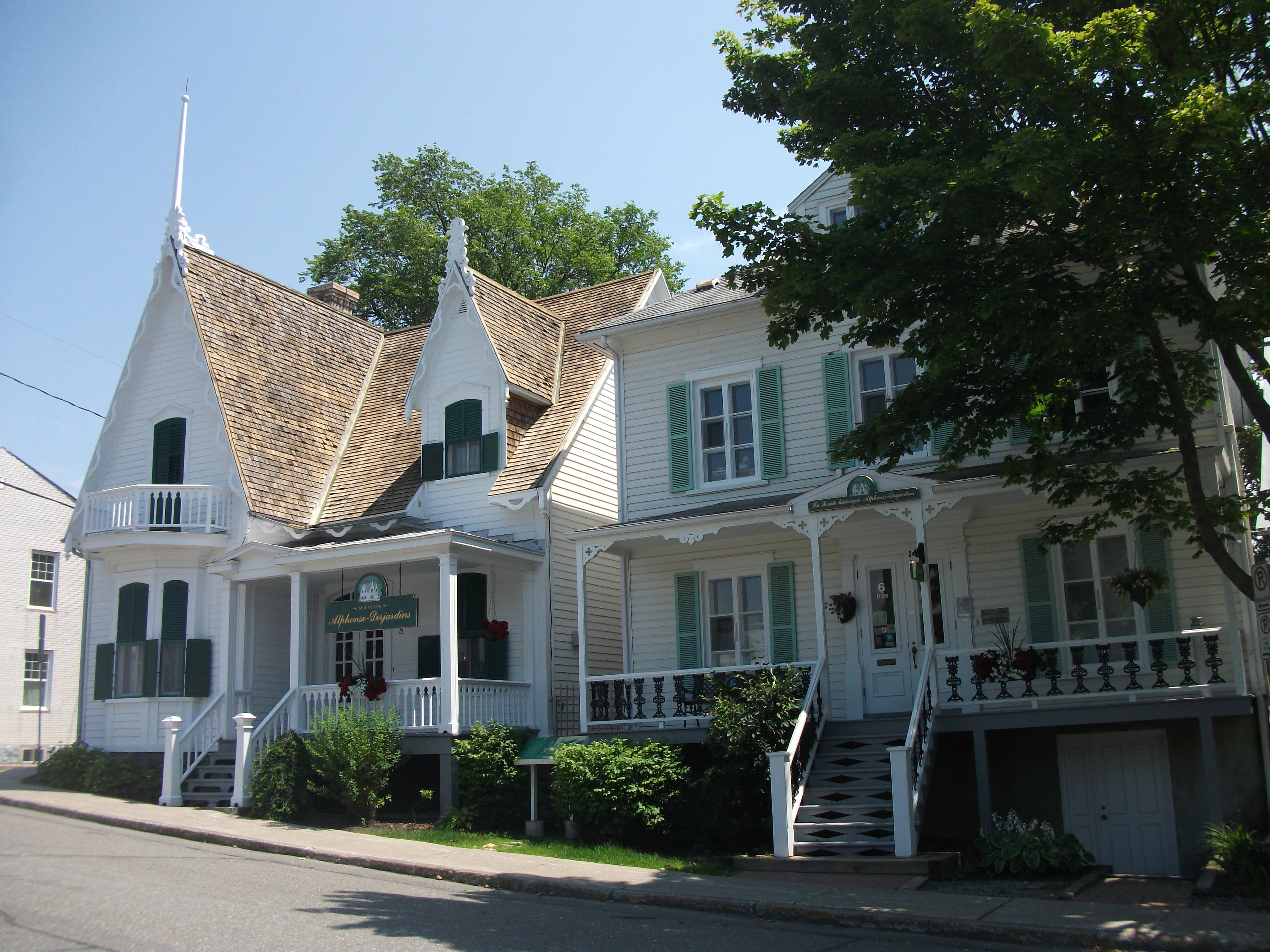 Knowledgeable Guided Tours