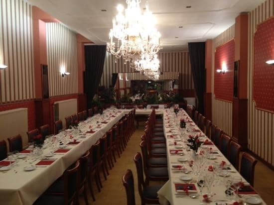 Cozy Bar & Restaurant