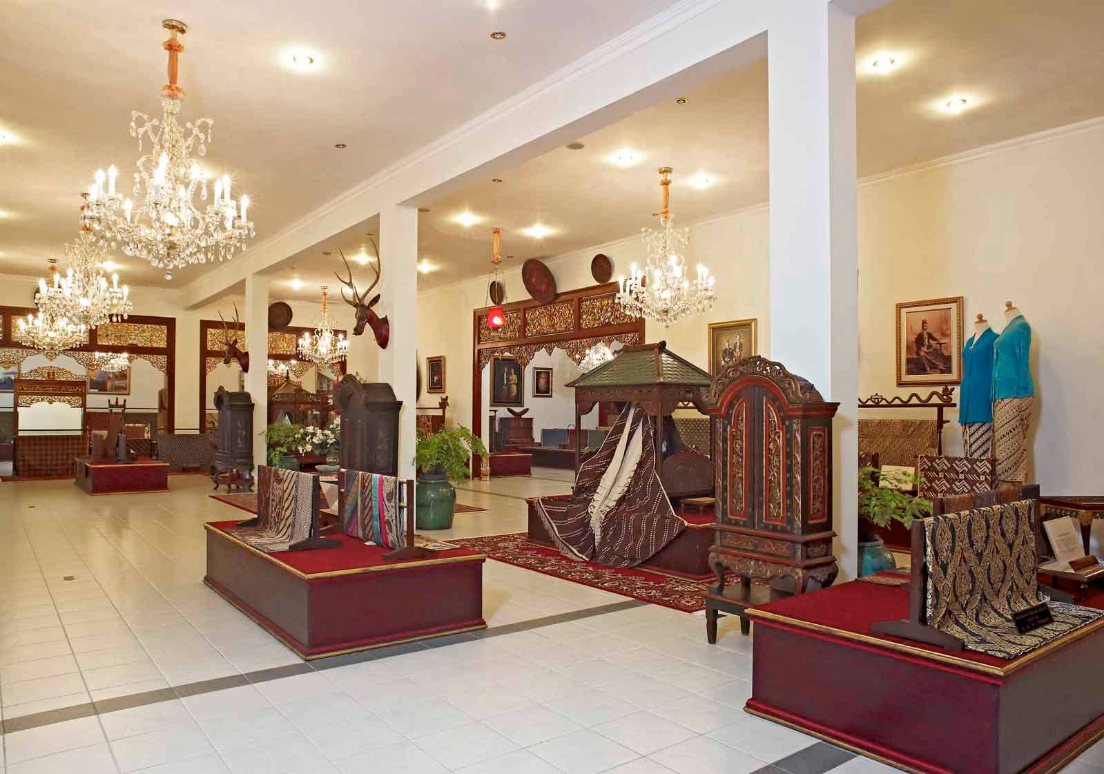 Live Batik Demonstrations