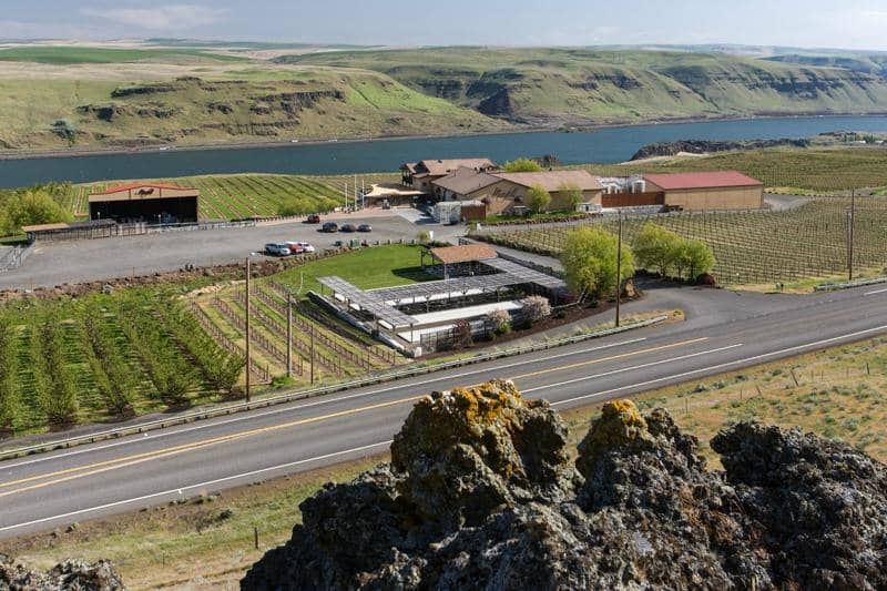 Cozy & Spacious Tasting Rooms