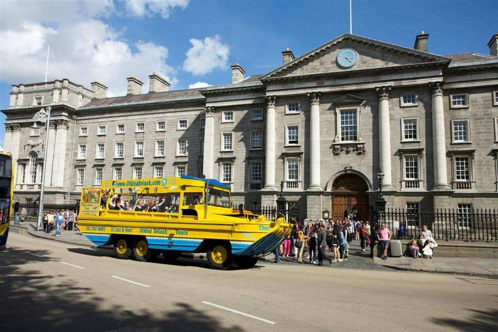 WWII Amphibious Vehicle