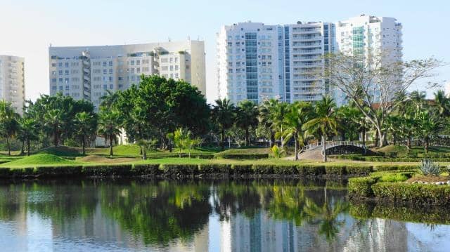 Lakeside Views & Privacy