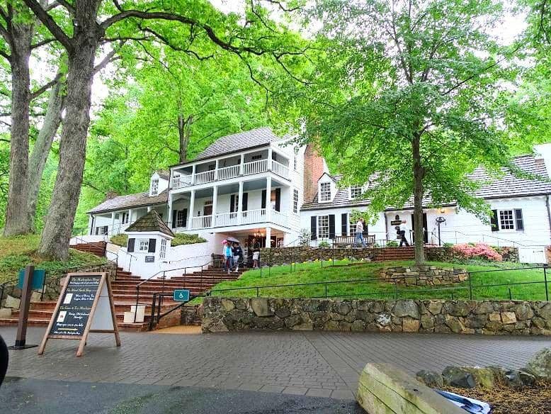 All-You-Can-Eat Southern Buffet