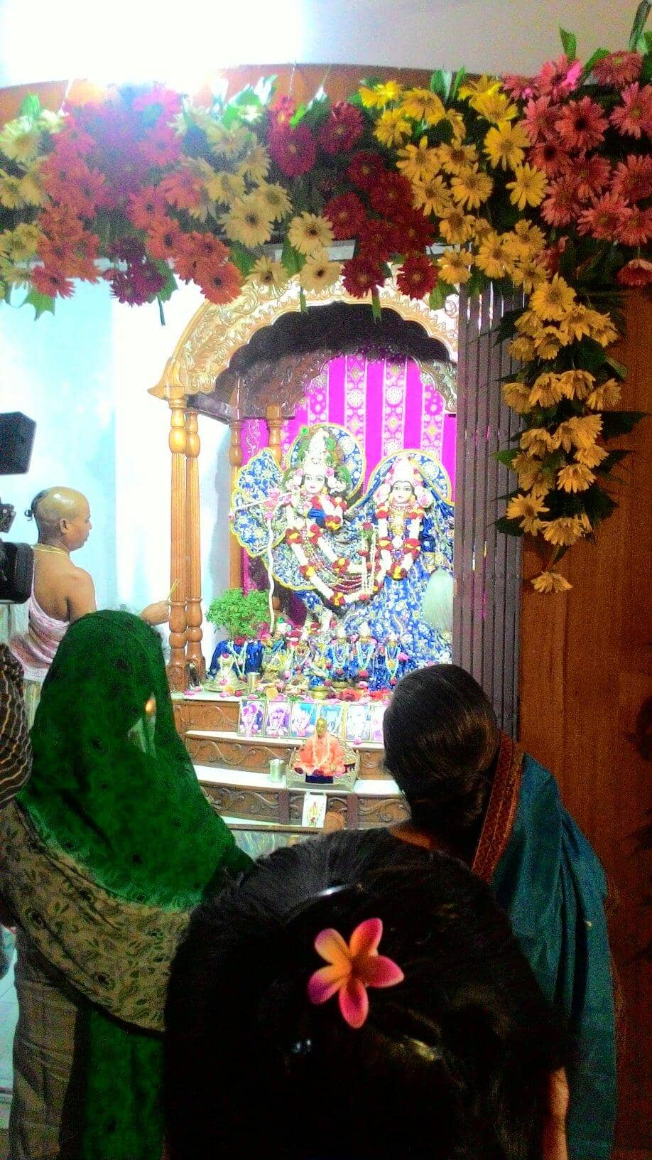 Spiritual Ambiance & Bhajans