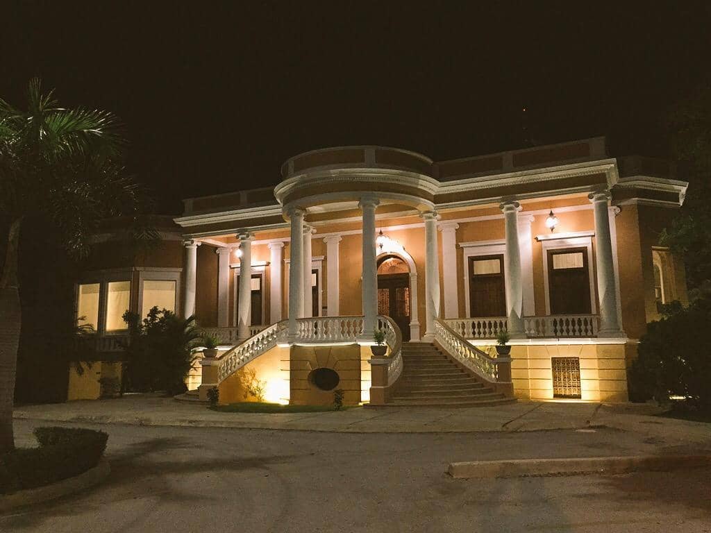 Historic Mansion Ambiance