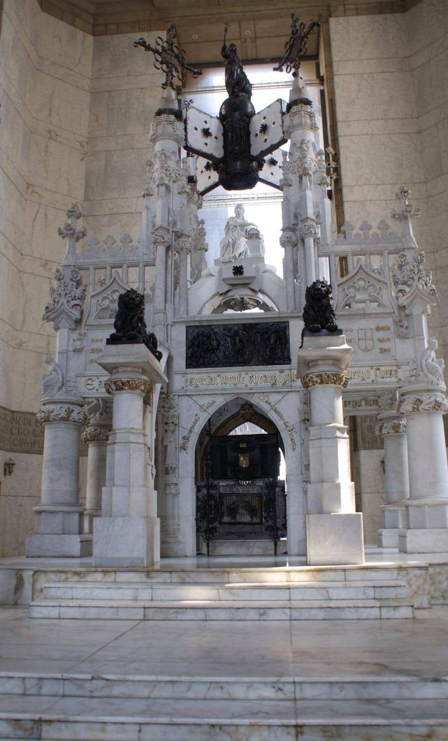 Cross-Shaped Architecture