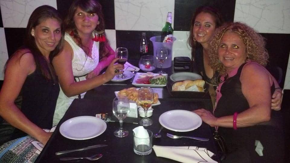 Scenic Riverside Dining