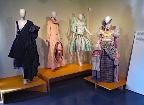 Art Gallery & Exhibitions