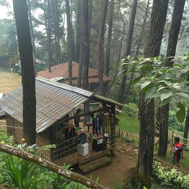 Photogenic Huts and Spots