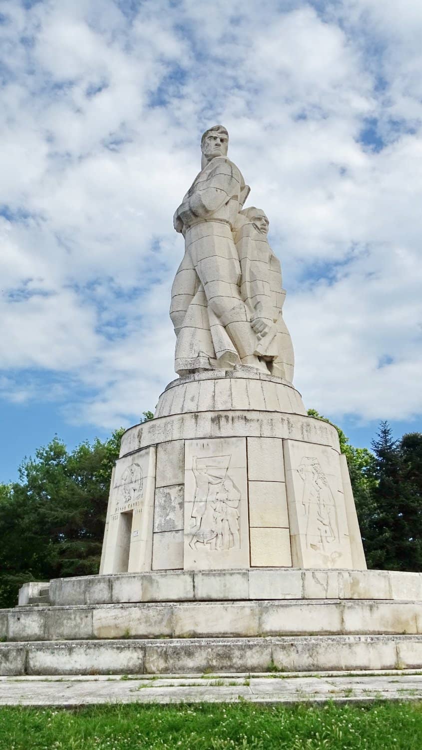 The Grand Pantheon Statue