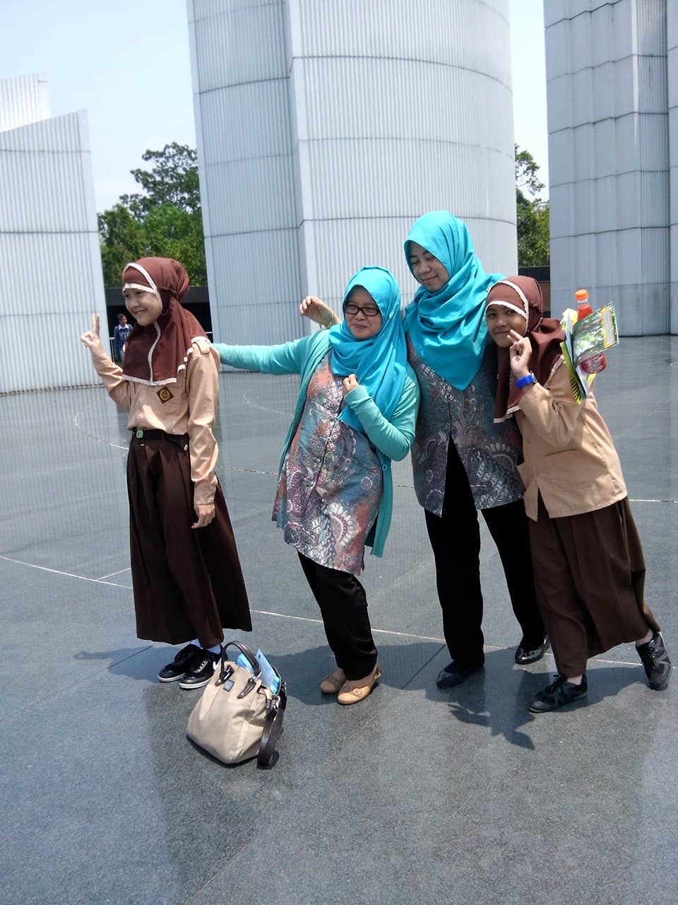 Spacious Green Lawns