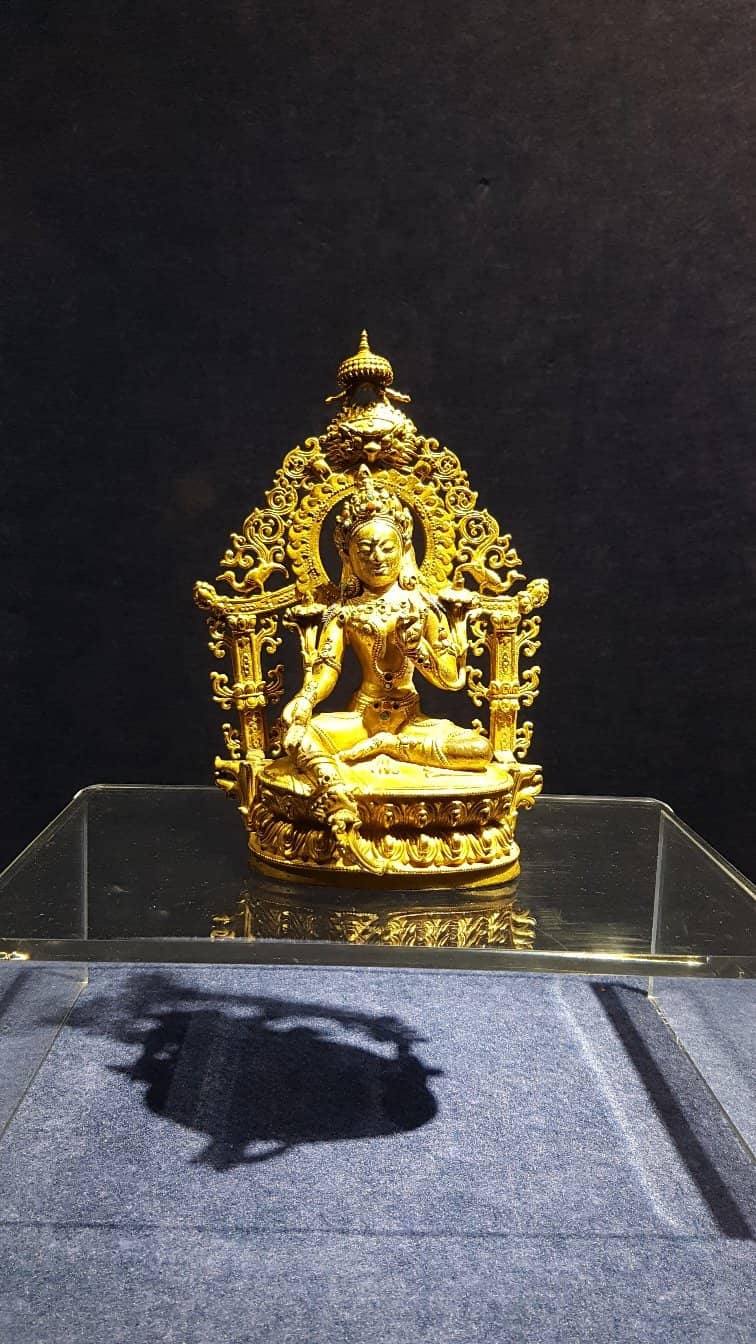 Peaceful Waterside Setting