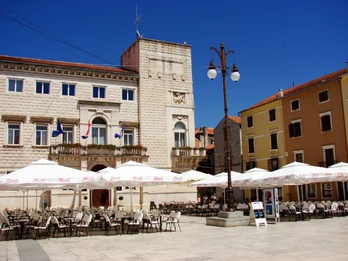 Live Music & Street Performers