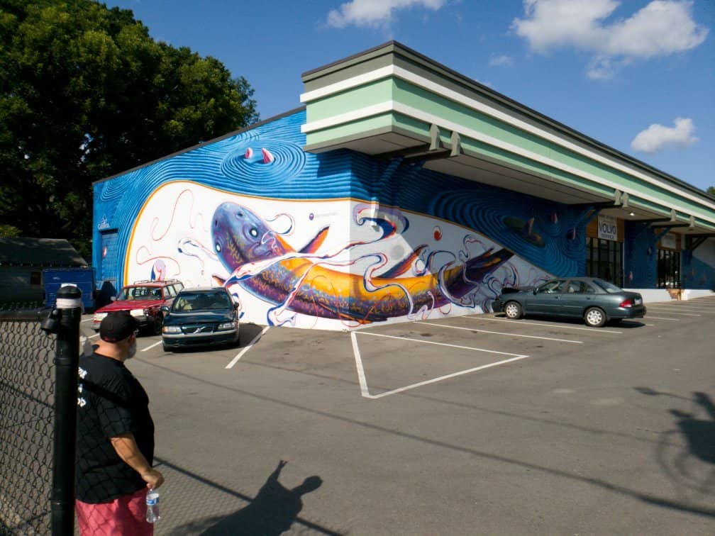 Secondhand Shopping on 2nd Street