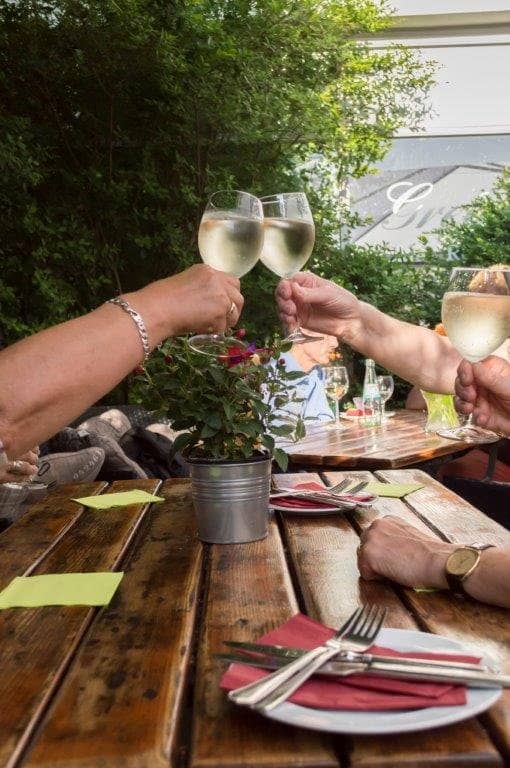 Cozy Atmosphere with 80s-90s Vibes