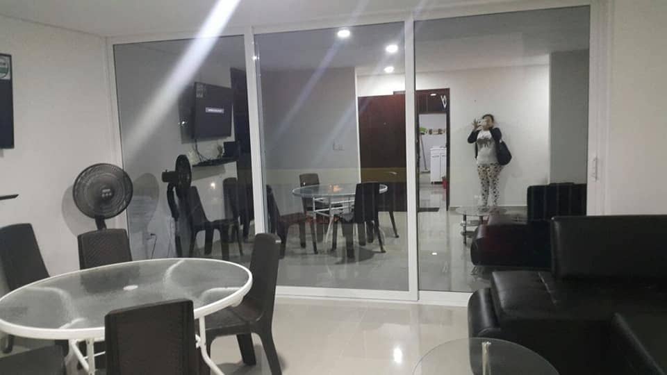 Aquarium & Dolphin Show