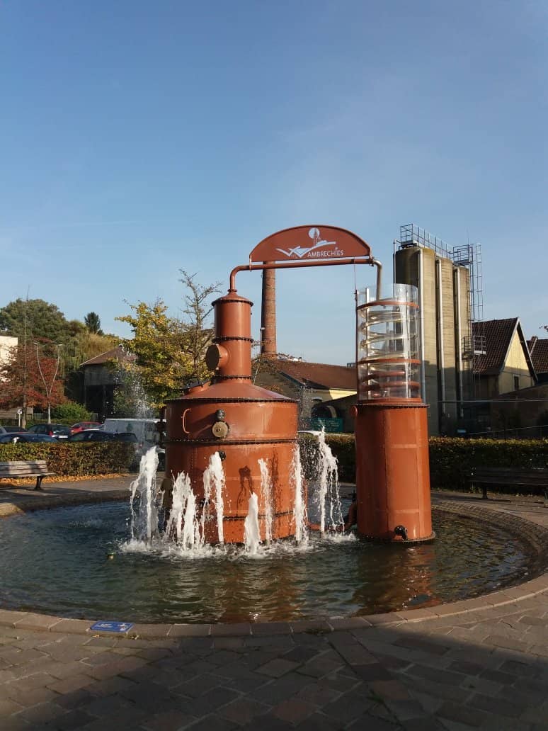 Ephemeral Summer Bar