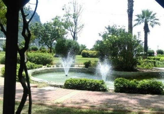 Cleopatra Beach Proximity