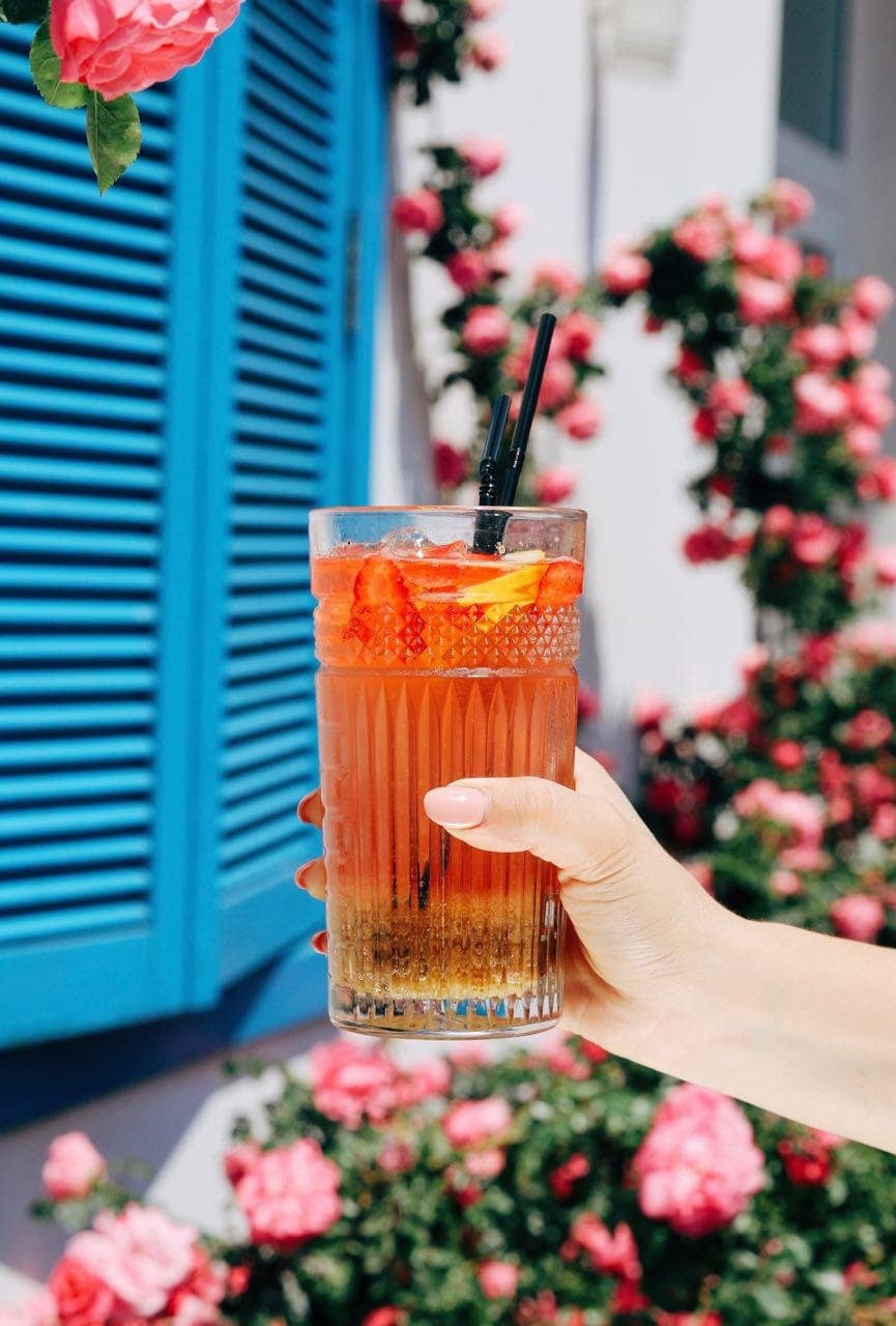 Picturesque Waterfront Dining