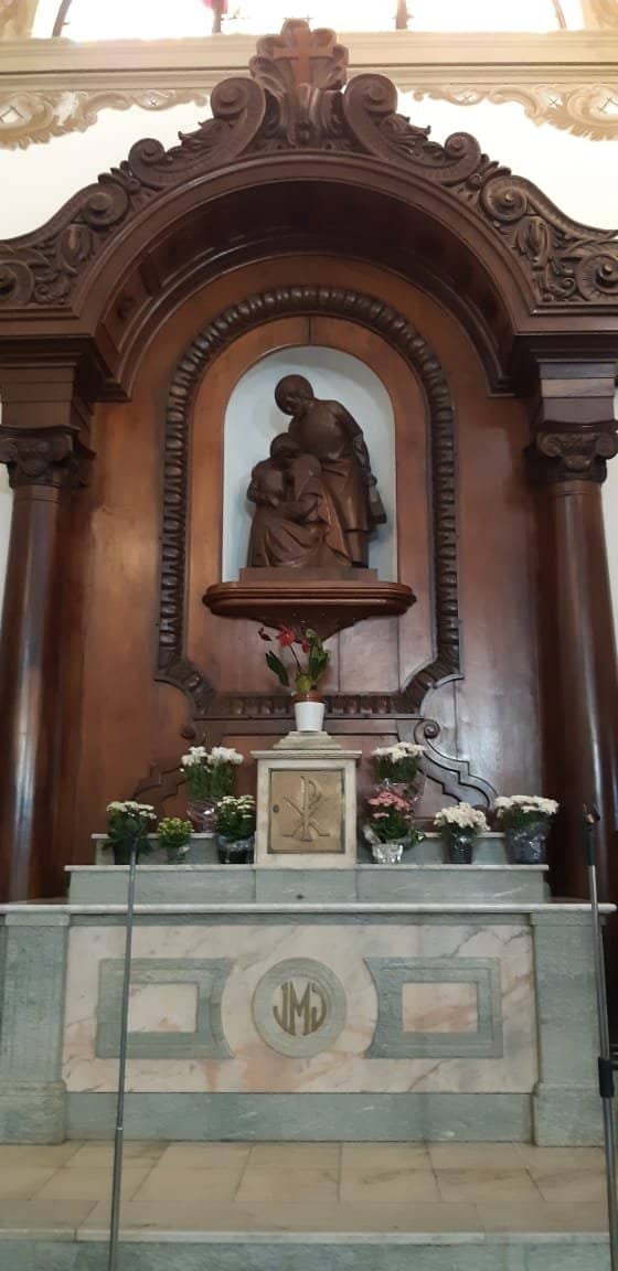 Serene Coastal Setting