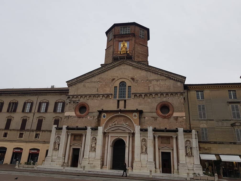 Piazza Camillo Pampolini