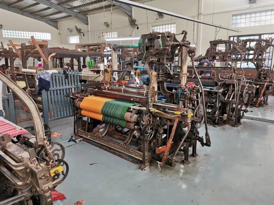 Vibrant Textile Displays