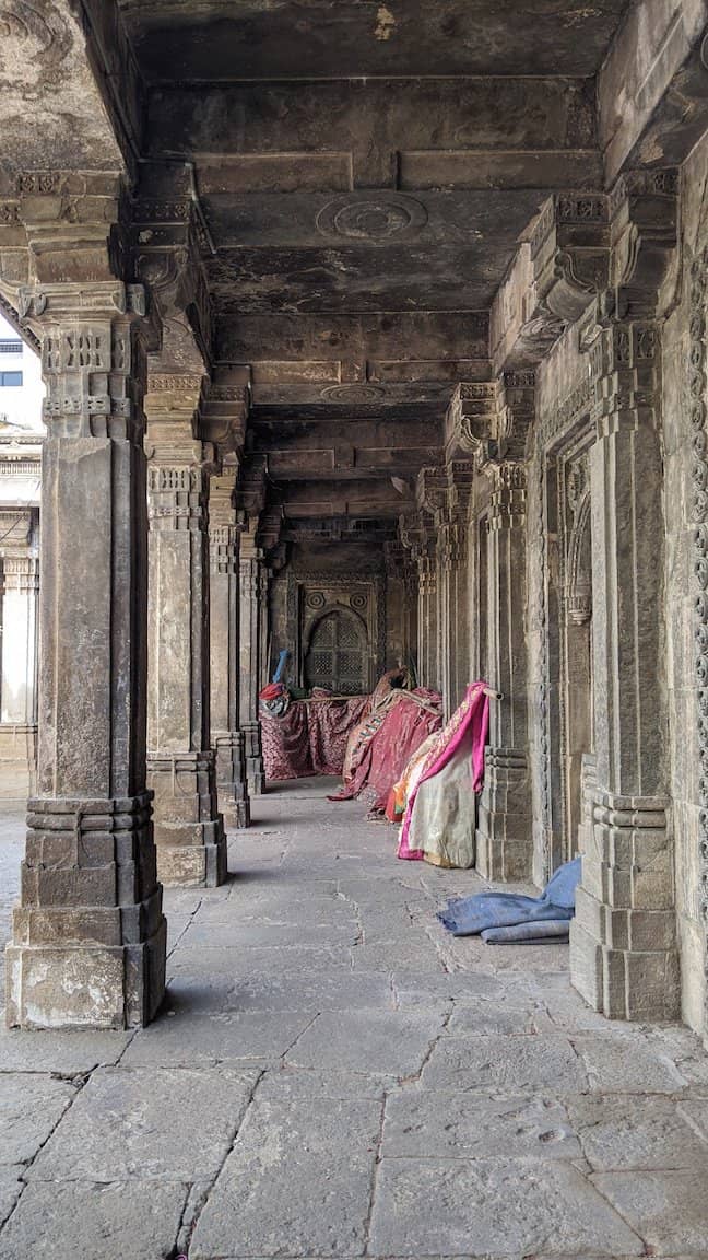 Queens' Tombs Architecture