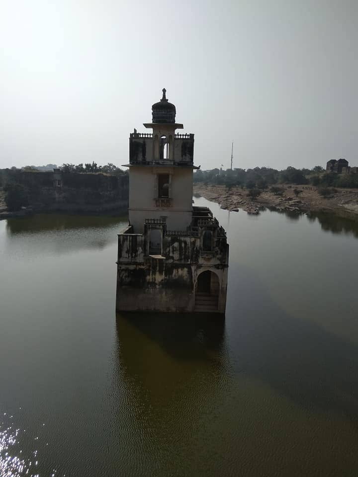 Mirror Chambers Legend