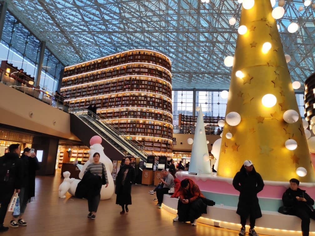 The 'Book Cafe' Vibe