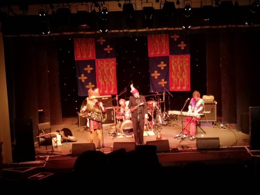 Live Music & Performances