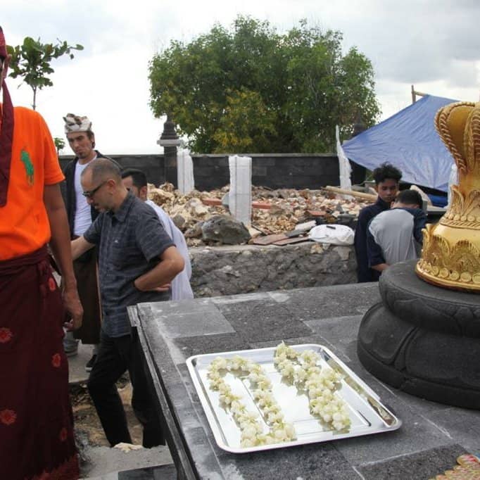 Lush Cliff Surroundings