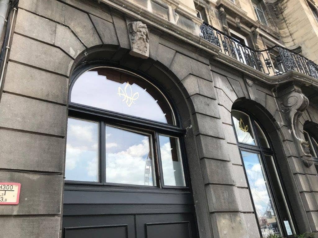 Intimate Museum Experience