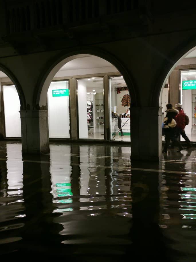 Charming Cafes & Bistros