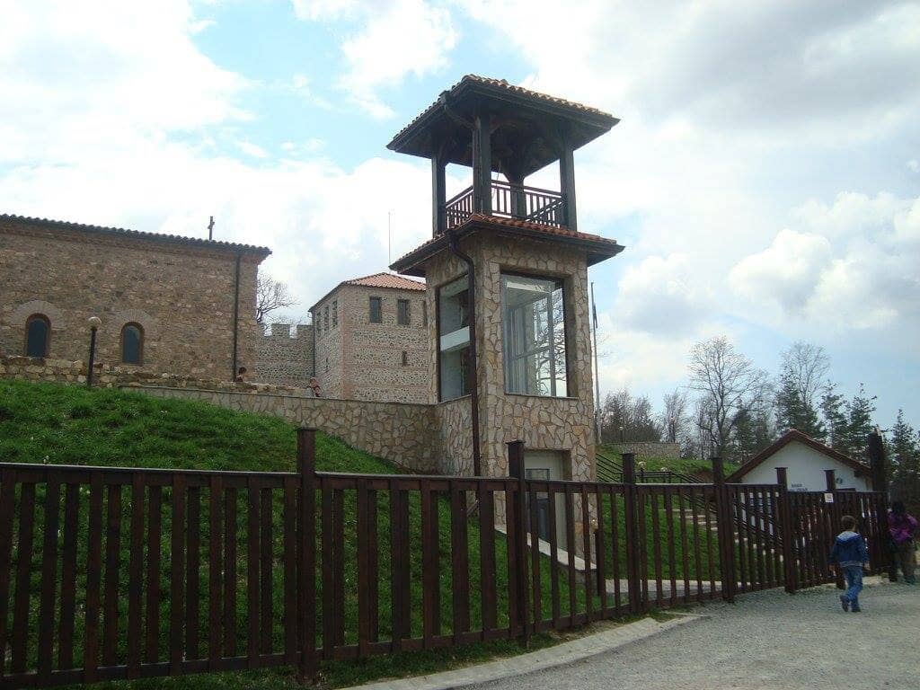 Panoramic Mountain Views