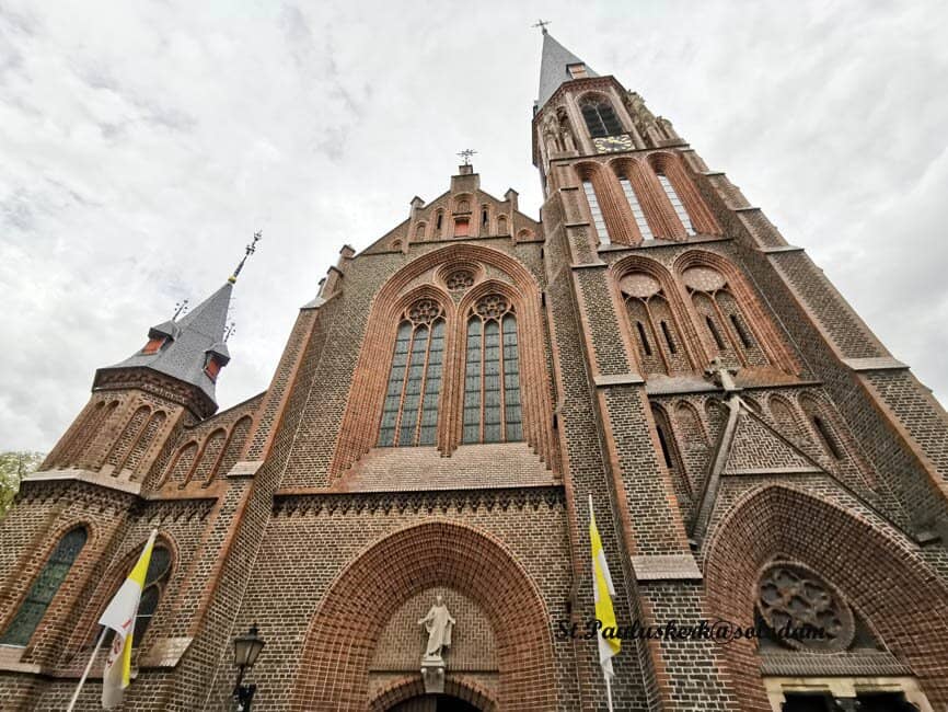 Intricate Wooden Sculptures