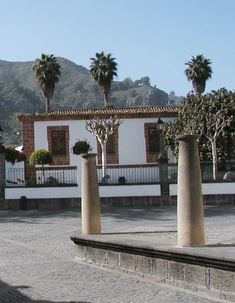 Teror's Picturesque Square