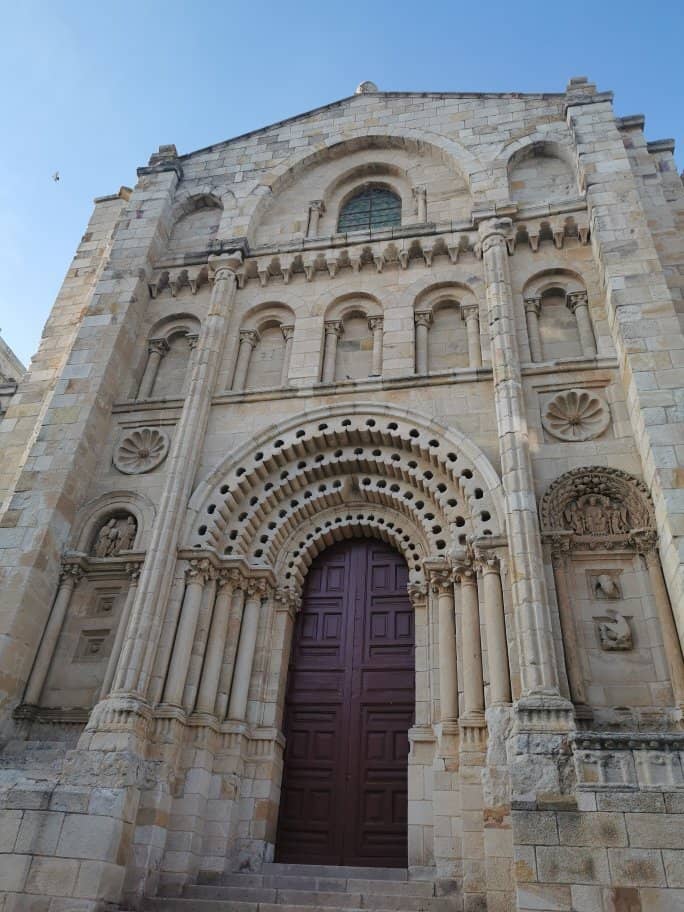 Episcopal Palace & Casa Del Cid