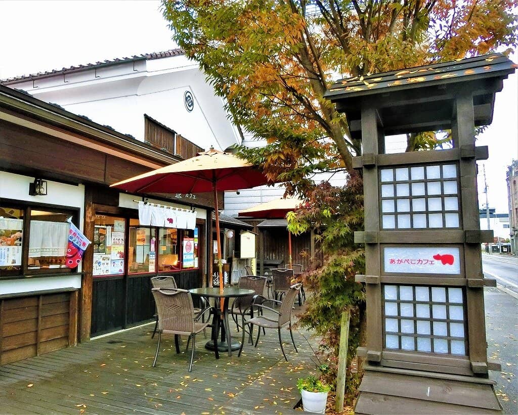 Local Crafts and Souvenirs