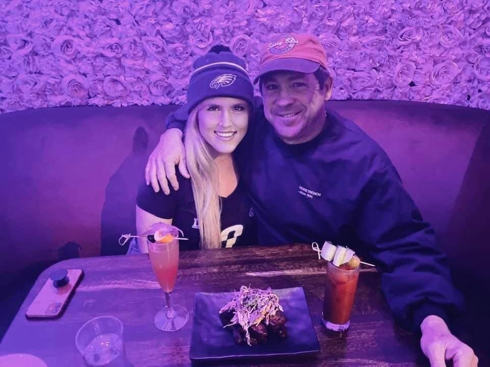 Chic Ambiance & Vibrant Decor