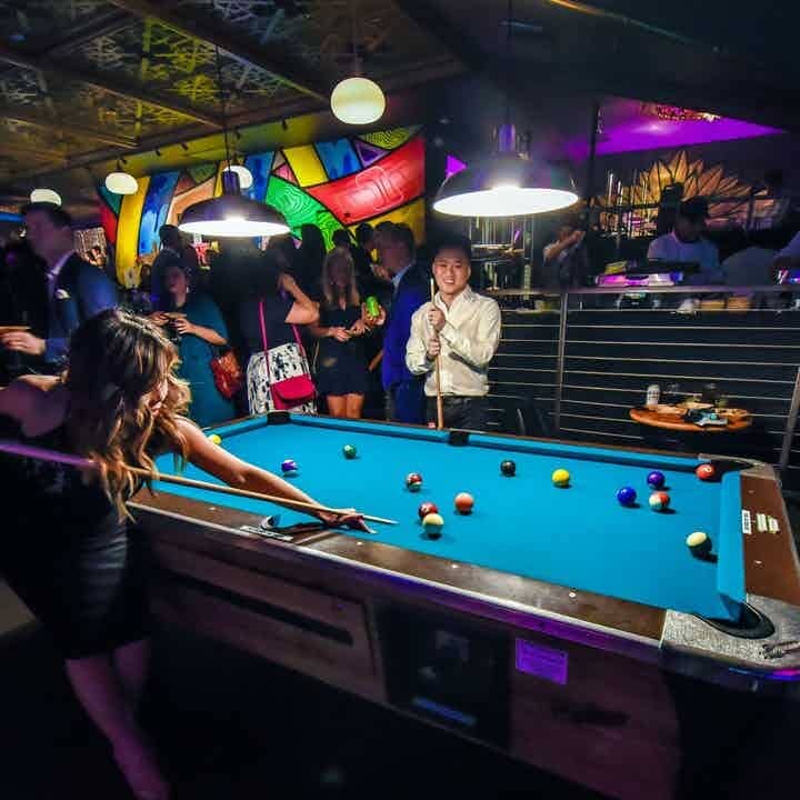 Live DJ & Music Vibes