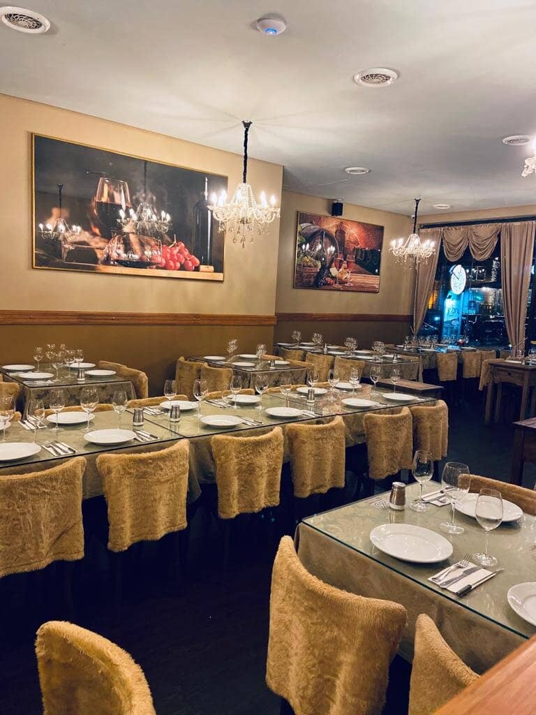 Elegant Ambiance with Live Music